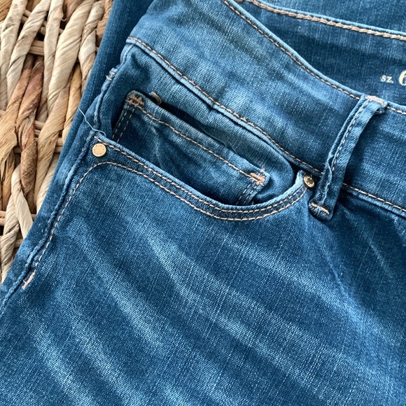 WHBM Embroidered Cuff Skinny Crop - Picture 10 of 16